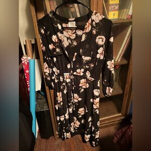 Women’s Sirenlily maternity, sheer floral lined dress